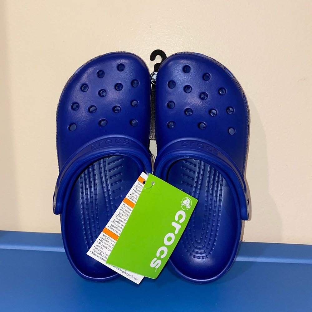 Blue Crocs, 5-7, NWT